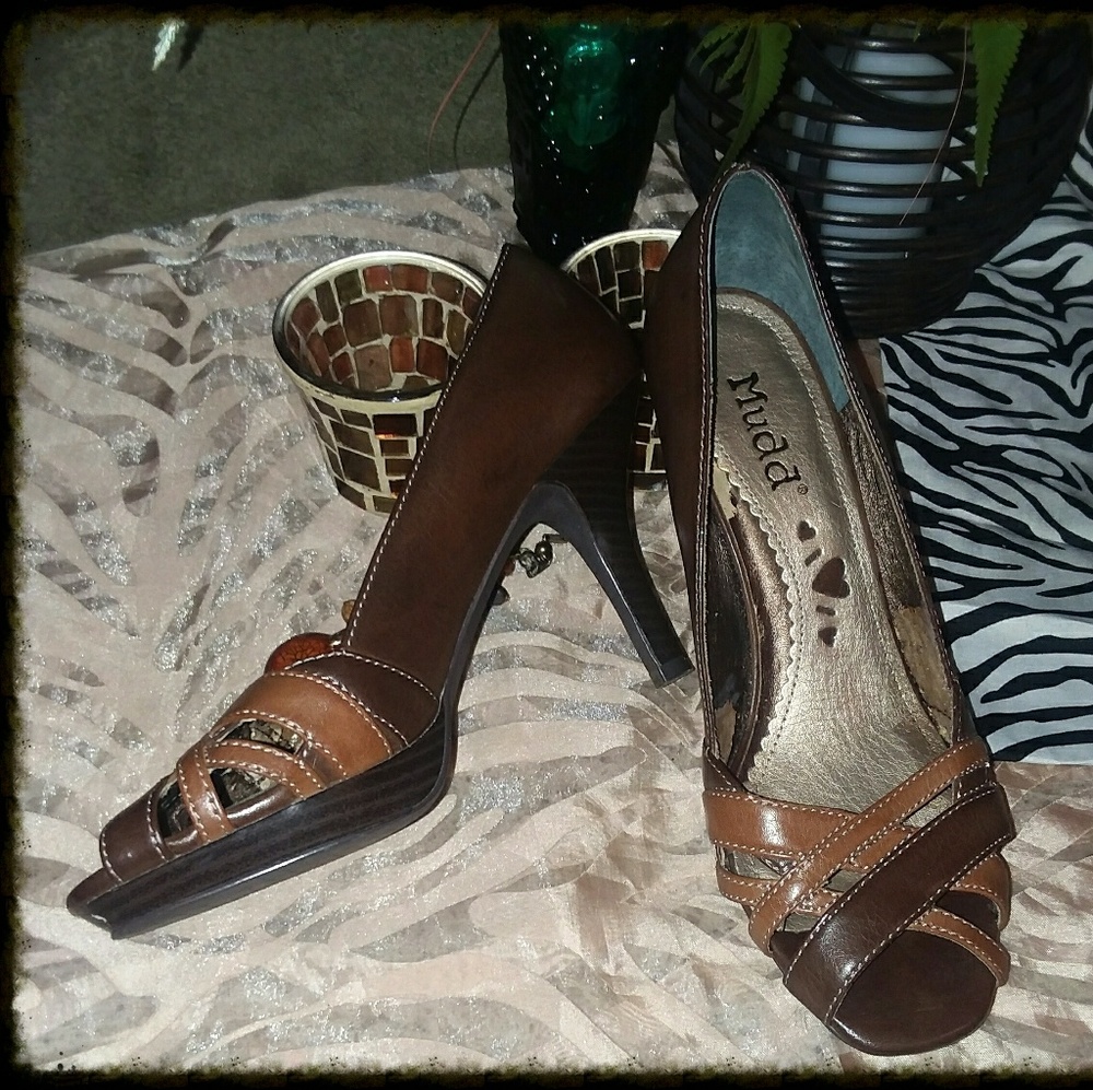 ☄Pretty "Mudd" Peep toe Pumps.☄